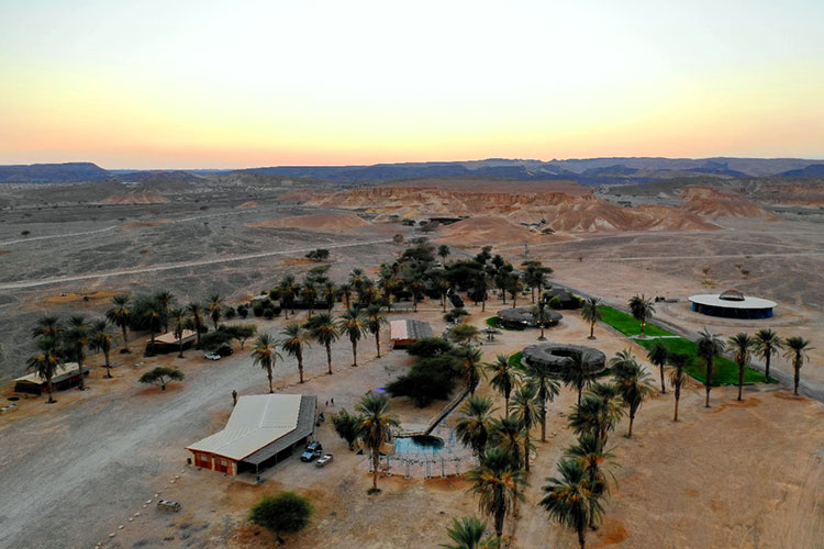 חוות האנטילופות, קמפינג בערבה