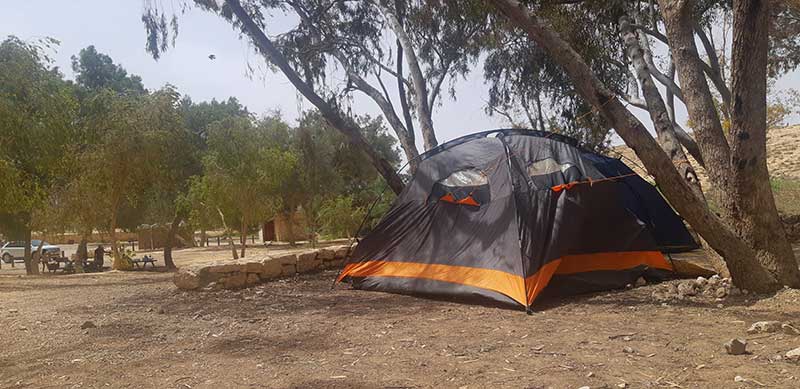 קמפינג חניון הרועה מול שדה בוקר