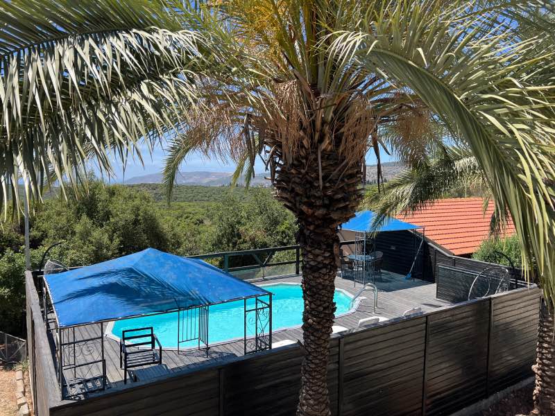 צימר עם בריכה